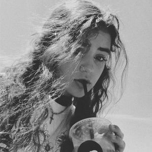 Meet your Posher, Caroline